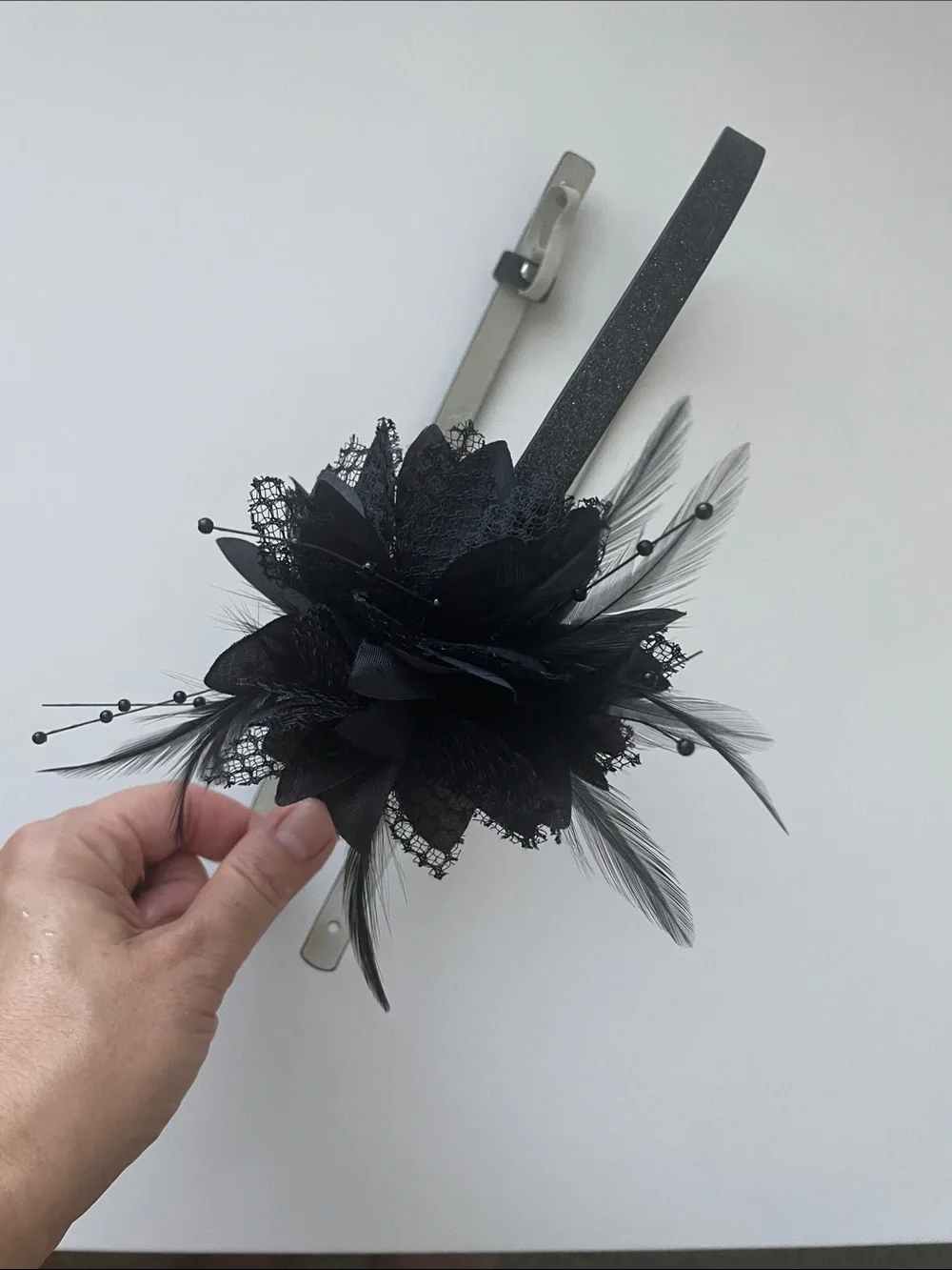 Black Feather Flower Belt